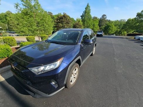 Used 2019 Toyota RAV4 XLE image 4