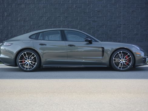 Certified 2023 Porsche Panamera GTS AWD/4WD image 8
