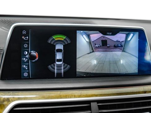 Used 2017 BMW 740i xDrive image 20