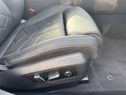 Used 2024 BMW 530i xDrive w/ Premium Package image 11