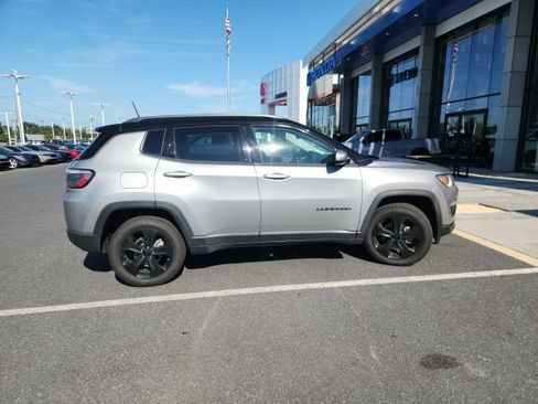 Used 2020 Jeep Compass Latitude AWD/4WD image 6