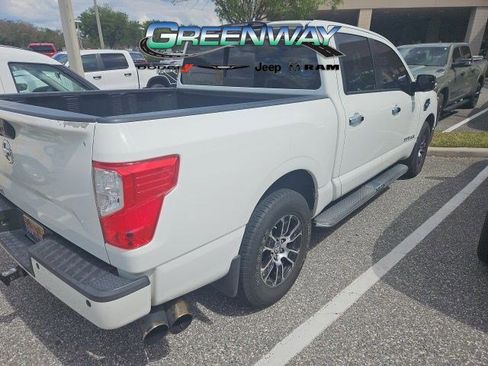 Used 2017 Nissan Titan SV image 4