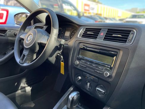 Used 2011 Volkswagen Jetta SE image 19