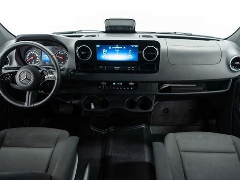 Used 2025 Mercedes-Benz Sprinter 2500 image 7
