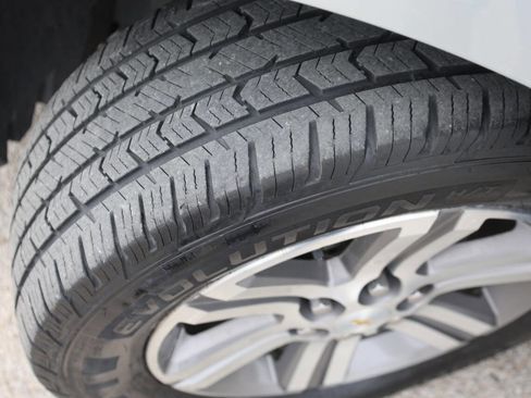 Used 2015 Chevrolet Traverse LT image 26