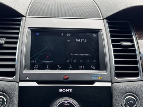 Used 2019 Ford Taurus Limited AWD/4WD image 18