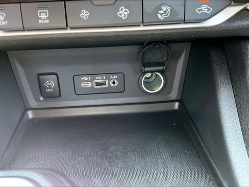 Certified 2025 Nissan Sentra SR w/ Midnight Edition FWD image 32