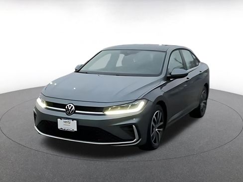 Used 2025 Volkswagen Jetta SE image 7