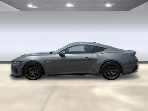 Used 2024 Ford Mustang GT RWD image 2