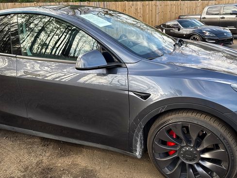 Used 2022 Tesla Model Y Performance image 19