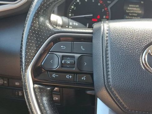 Used 2022 Toyota Tundra SR5 w/ SR5 Convenience Package AWD/4WD image 24