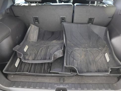 Used 2023 Chevrolet Equinox Premier AWD/4WD image 23