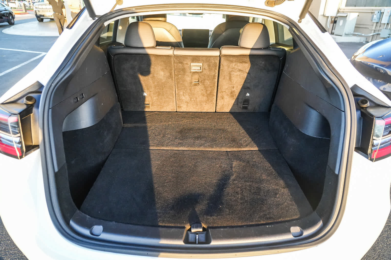 Used 2022 Tesla Model Y Long Range AWD/4WD image 23