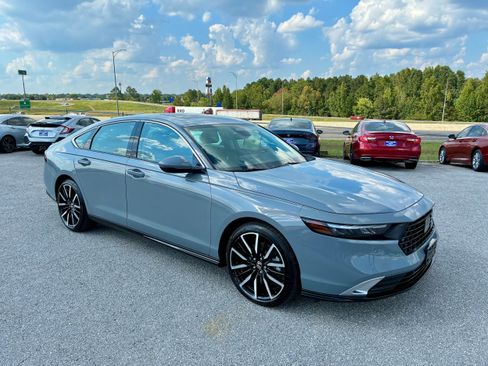 Used 2024 Honda Accord Touring image 13