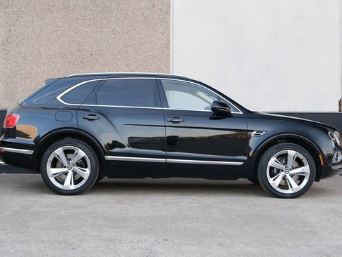 Used 2018 Bentley Bentayga image 11
