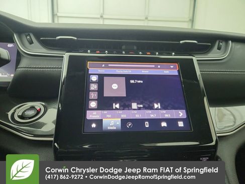 Certified 2023 Jeep Grand Cherokee Laredo image 24