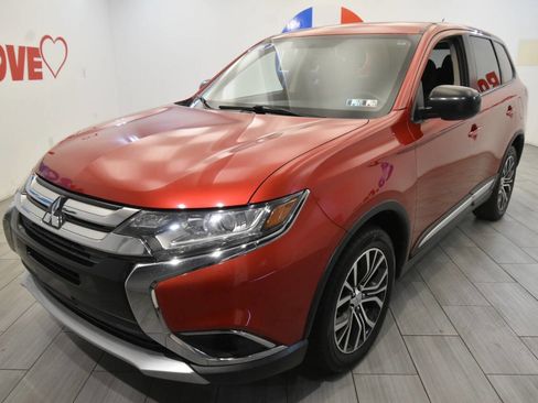 Used 2016 Mitsubishi Outlander ES image 1