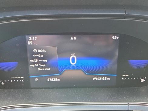 Used 2023 Volkswagen Taos SE w/ Panoramic Sunroof Package FWD image 24