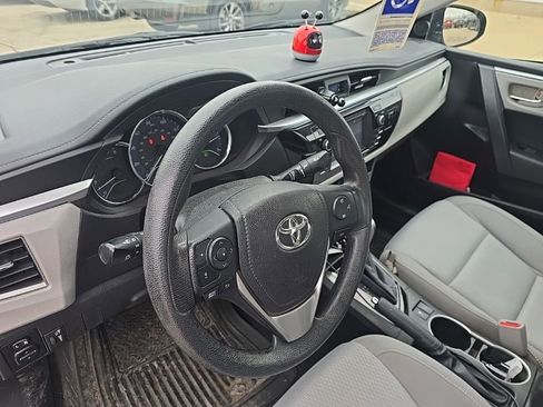Used 2015 Toyota Corolla LE image 5