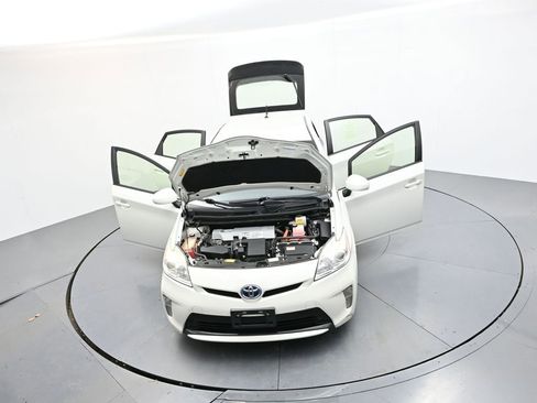 Used 2015 Toyota Prius Four image 32