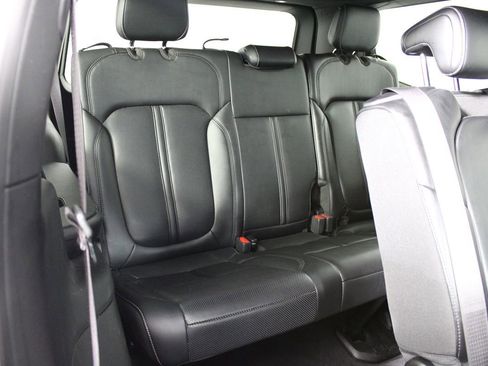 Used 2022 Jeep Wagoneer Series II image 35