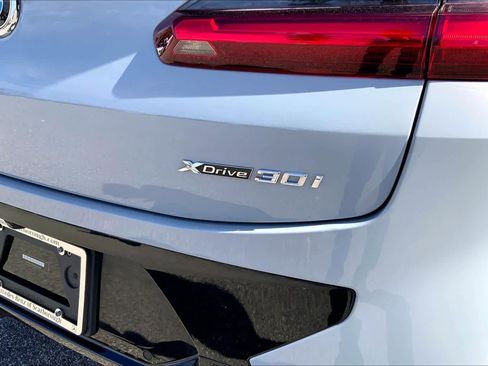 Used 2023 BMW X4 xDrive30i w/ M Sport Package AWD/4WD image 31