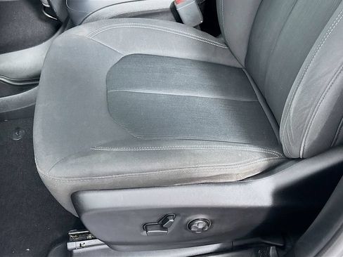 Used 2019 Chrysler Pacifica Touring Plus w/ S Appearance Package FWD image 19