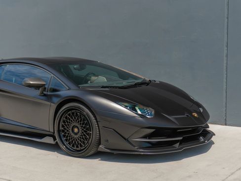 Used 2019 Lamborghini Aventador SVJ AWD/4WD image 44