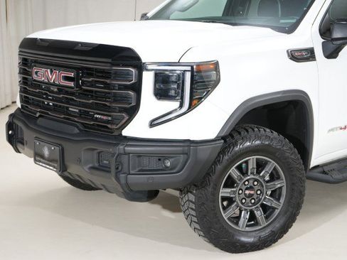 Used 2024 GMC Sierra 1500 AT4X image 6