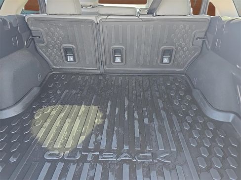 Used 2022 Subaru Outback Limited w/ Popular Package #2 image 16