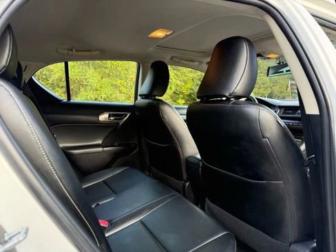 Used 2014 Lexus CT 200h image 25