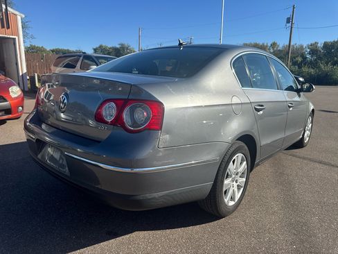 Used 2007 Volkswagen Passat 2.0T image 5