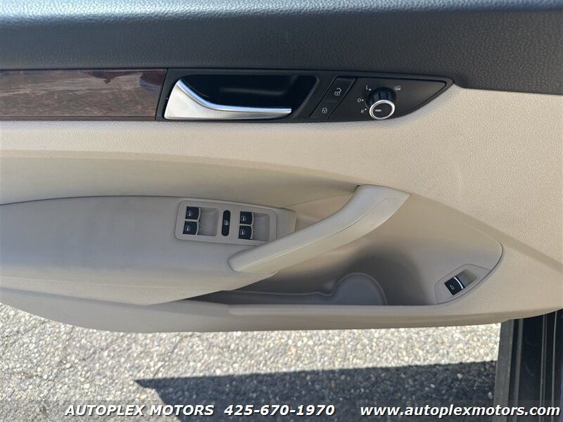 Used 2013 Volkswagen Passat TDI SEL Premium FWD image 17