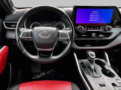 Used 2023 Toyota Highlander XSE FWD image 6