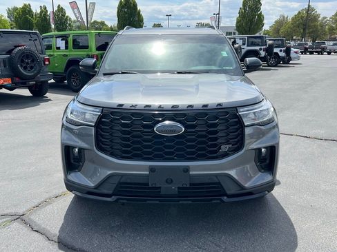 Used 2025 Ford Explorer ST AWD/4WD image 4