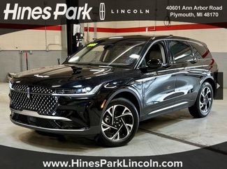 Used 2024 Lincoln Nautilus Premier video 1