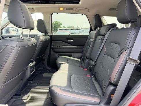New 2026 Nissan Pathfinder Platinum w/ Cargo Package AWD/4WD image 13