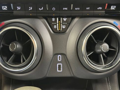 Used 2022 Chevrolet Blazer LT AWD/4WD image 44