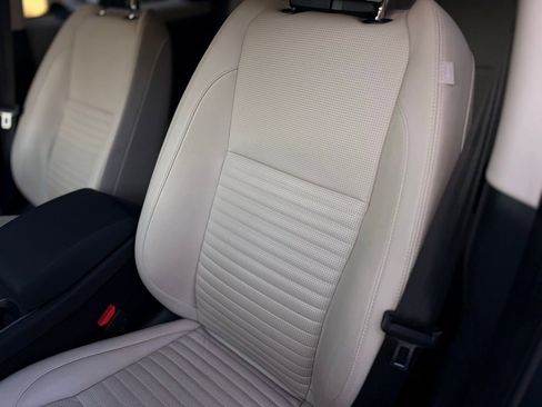 Used 2023 Land Rover Discovery Sport S image 31