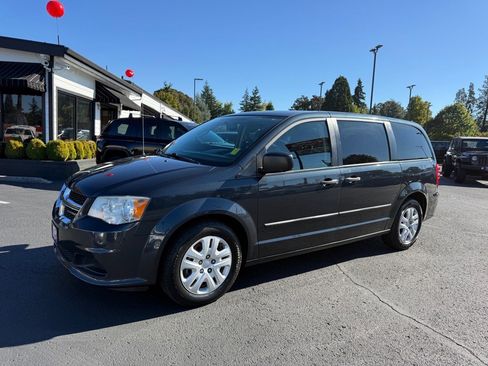 Used 2014 Dodge Grand Caravan American Value Package w/ UConnect Hands-Free Group image 2