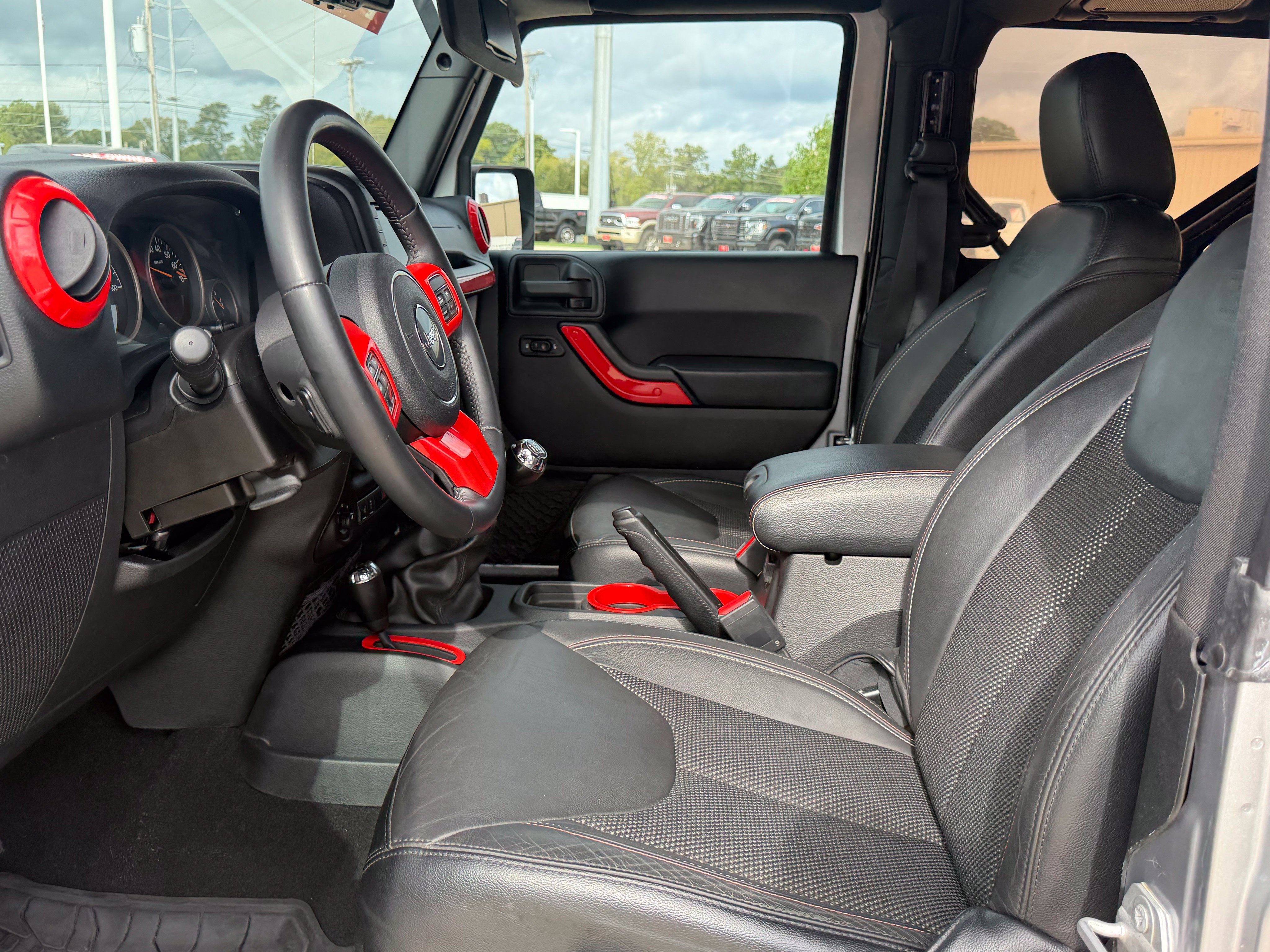 Used 2016 Jeep Wrangler Sahara AWD/4WD image 15