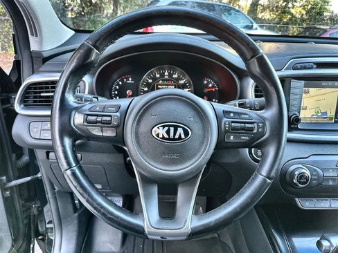 Used 2018 Kia Sorento SX image 15