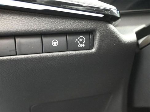 Certified 2025 Nissan Kicks SR image 21