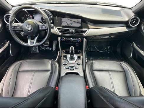 Used 2022 Alfa Romeo Giulia Ti RWD image 4