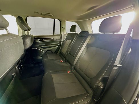 Used 2022 Jeep Grand Cherokee Laredo w/ Luxury Tech Group I AWD/4WD image 26