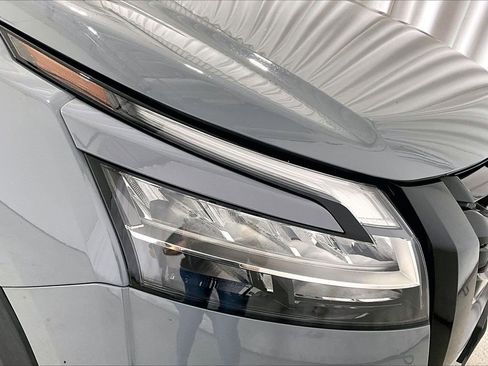 Used 2023 Nissan Pathfinder Platinum w/ Cargo Package image 12