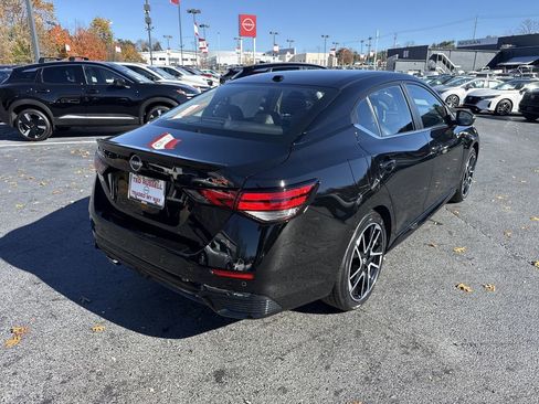 New 2025 Nissan Sentra SR w/ SR Premium Package FWD image 6