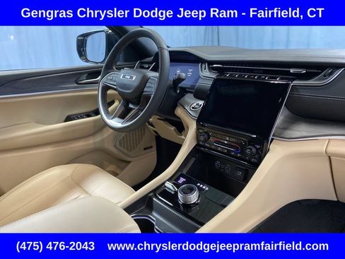 Certified 2024 Jeep Grand Cherokee L Limited AWD/4WD image 47