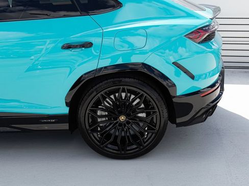 Used 2025 Lamborghini Urus SE AWD/4WD image 14