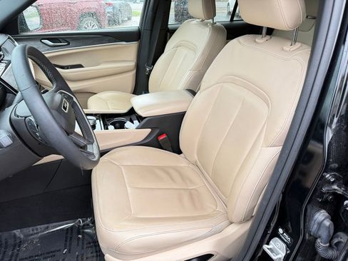Used 2023 Jeep Grand Cherokee Limited AWD/4WD image 17